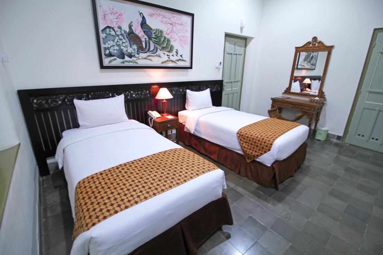 The Kresna Hotel Yogyakarta Exterior photo